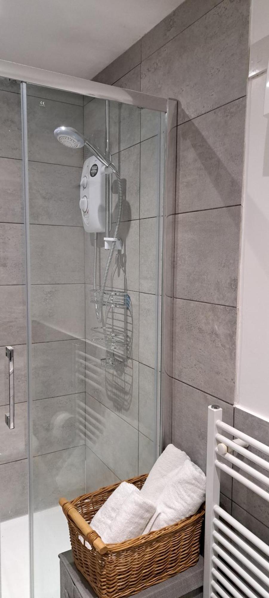 ניולין Modern Studio Apartment With Outstanding Views, Sleeps 2 מראה חיצוני תמונה