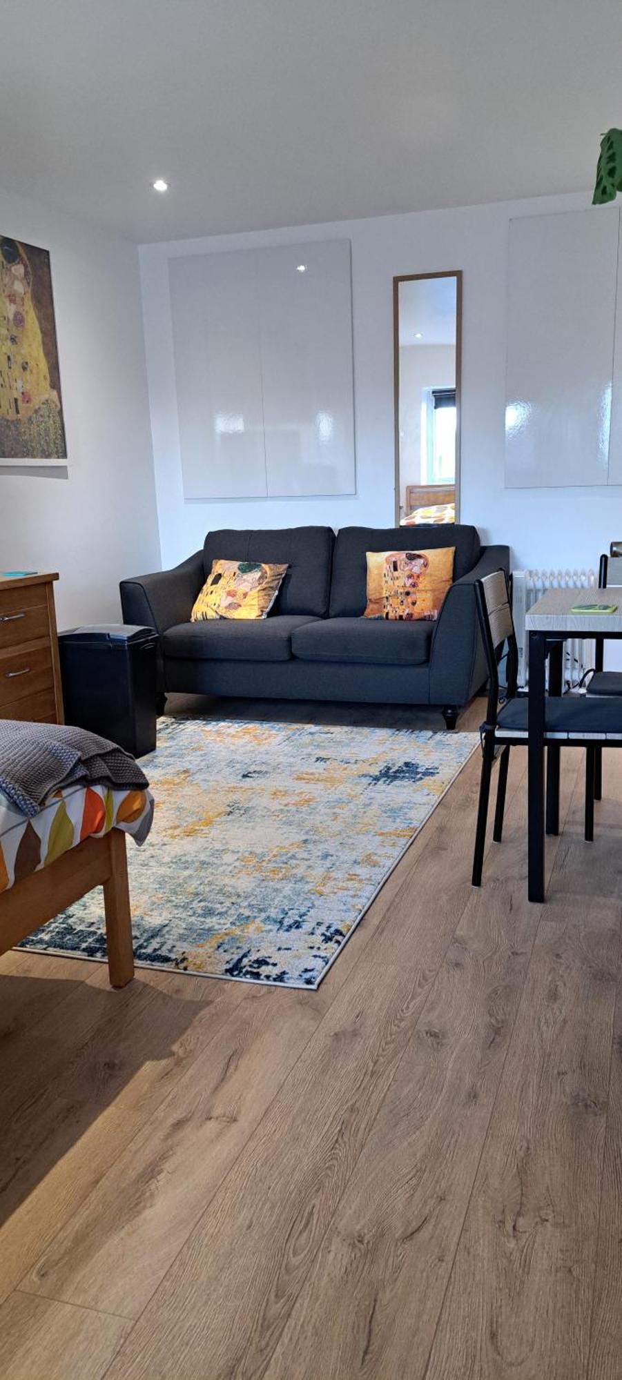 ניולין Modern Studio Apartment With Outstanding Views, Sleeps 2 מראה חיצוני תמונה