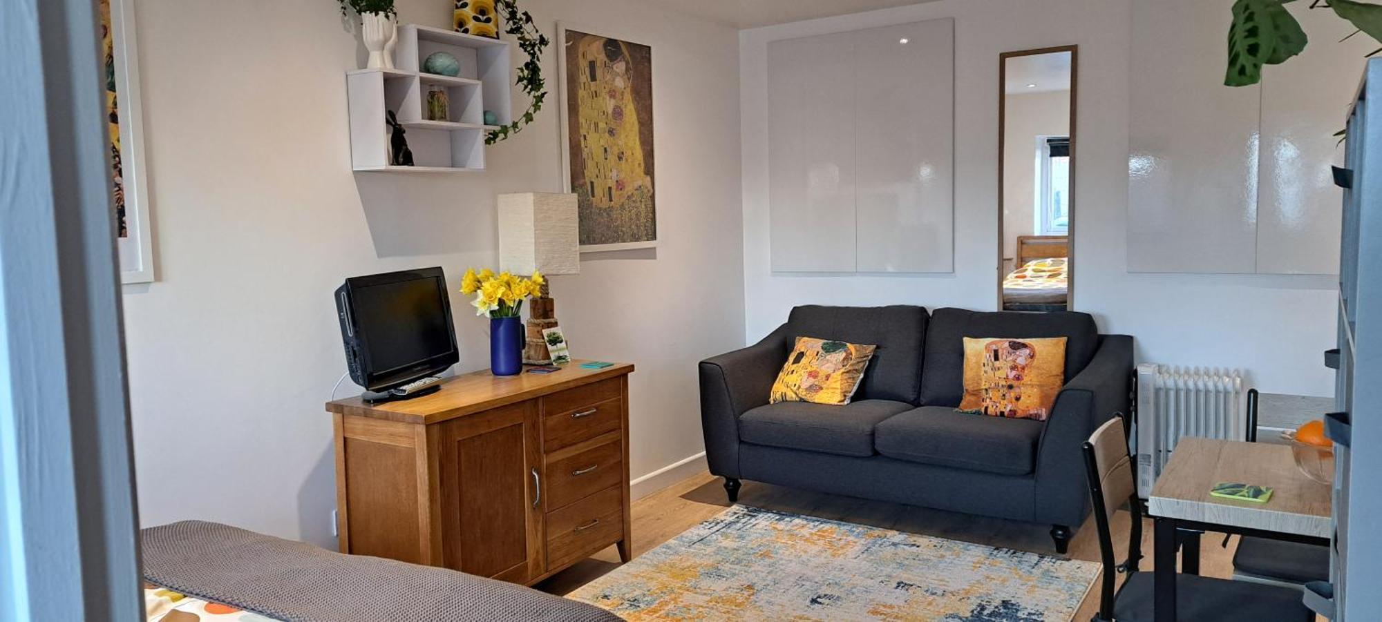 ניולין Modern Studio Apartment With Outstanding Views, Sleeps 2 מראה חיצוני תמונה