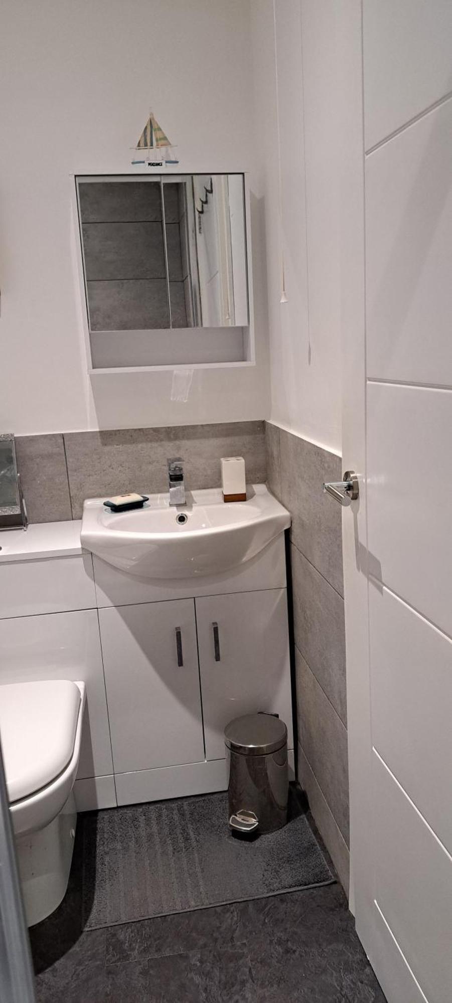 ניולין Modern Studio Apartment With Outstanding Views, Sleeps 2 מראה חיצוני תמונה